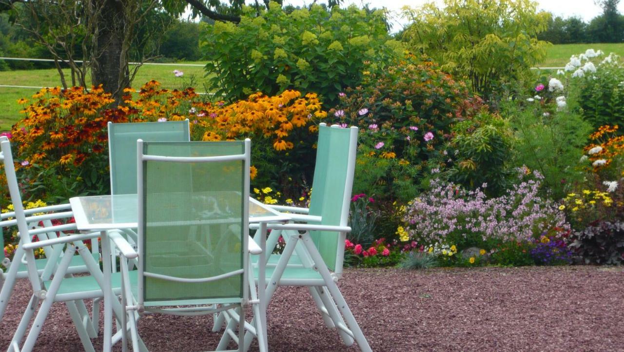 Le Rocher B&B Yvrandes Exterior foto
